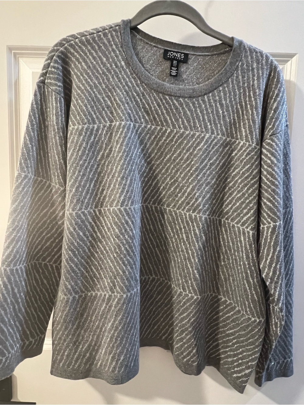 Jones New York Gray Striped Crewneck Sweater